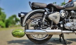 最新瓜爆料摩托车,摩托车界的颠覆性创新，未来出行新趋势